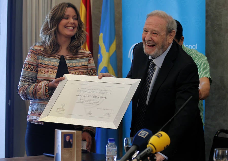 José Luis Balbín, primer Colegiado de Honor del Colegio de Periodistas de Asturias