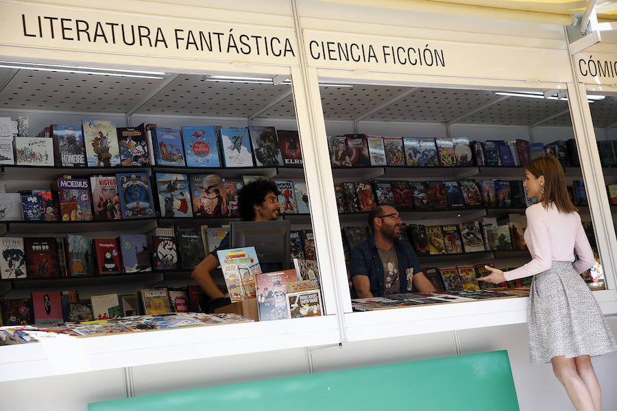 La reina Letizia inaugura la Feria del Libro de Madrid