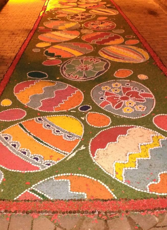 Alfombras florales en Castropol