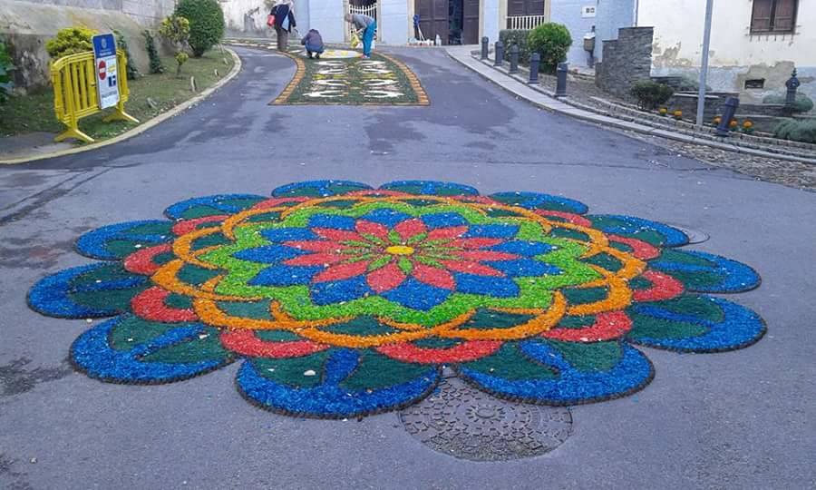 Alfombras florales en Castropol