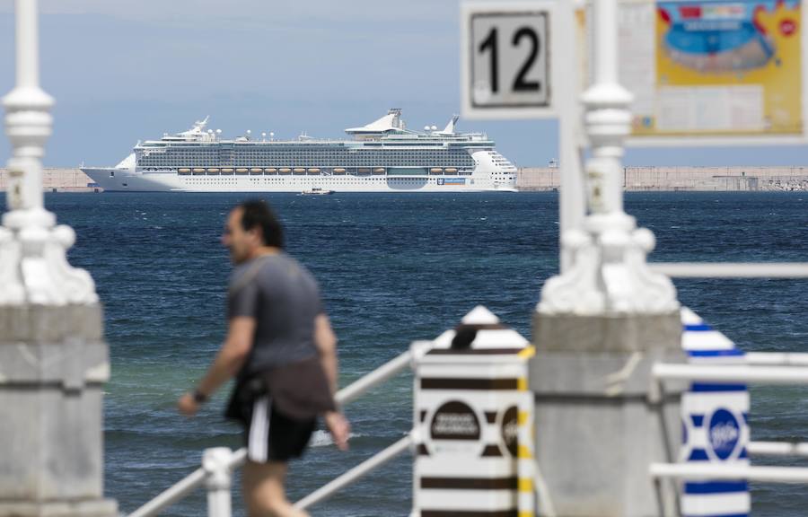 El &#039;Independence of the Seas&#039; vuelve a Gijón