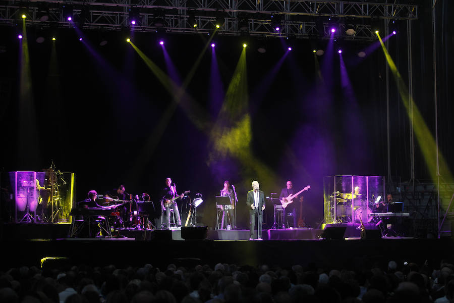 Víctor Manuel cierra en Gijón su gira &#039;50 años no son nada&#039;