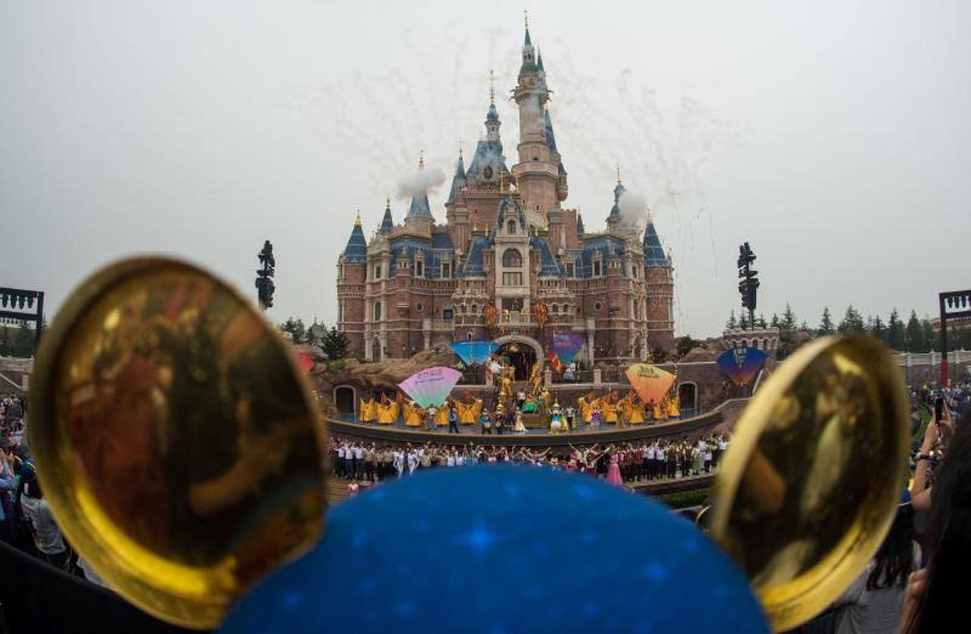 Abre el primer parque de atracciones Disney en China
