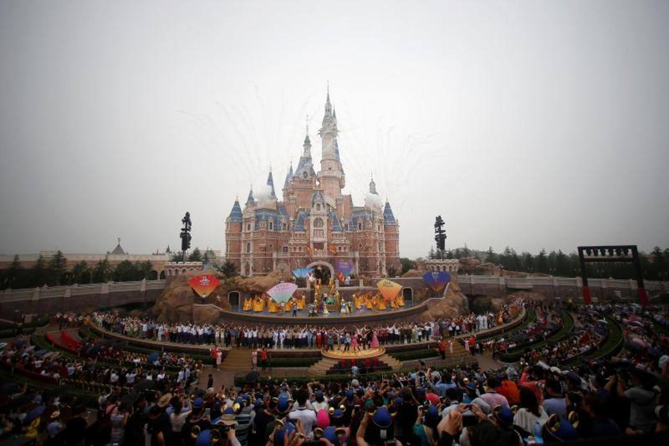 Abre el primer parque de atracciones Disney en China