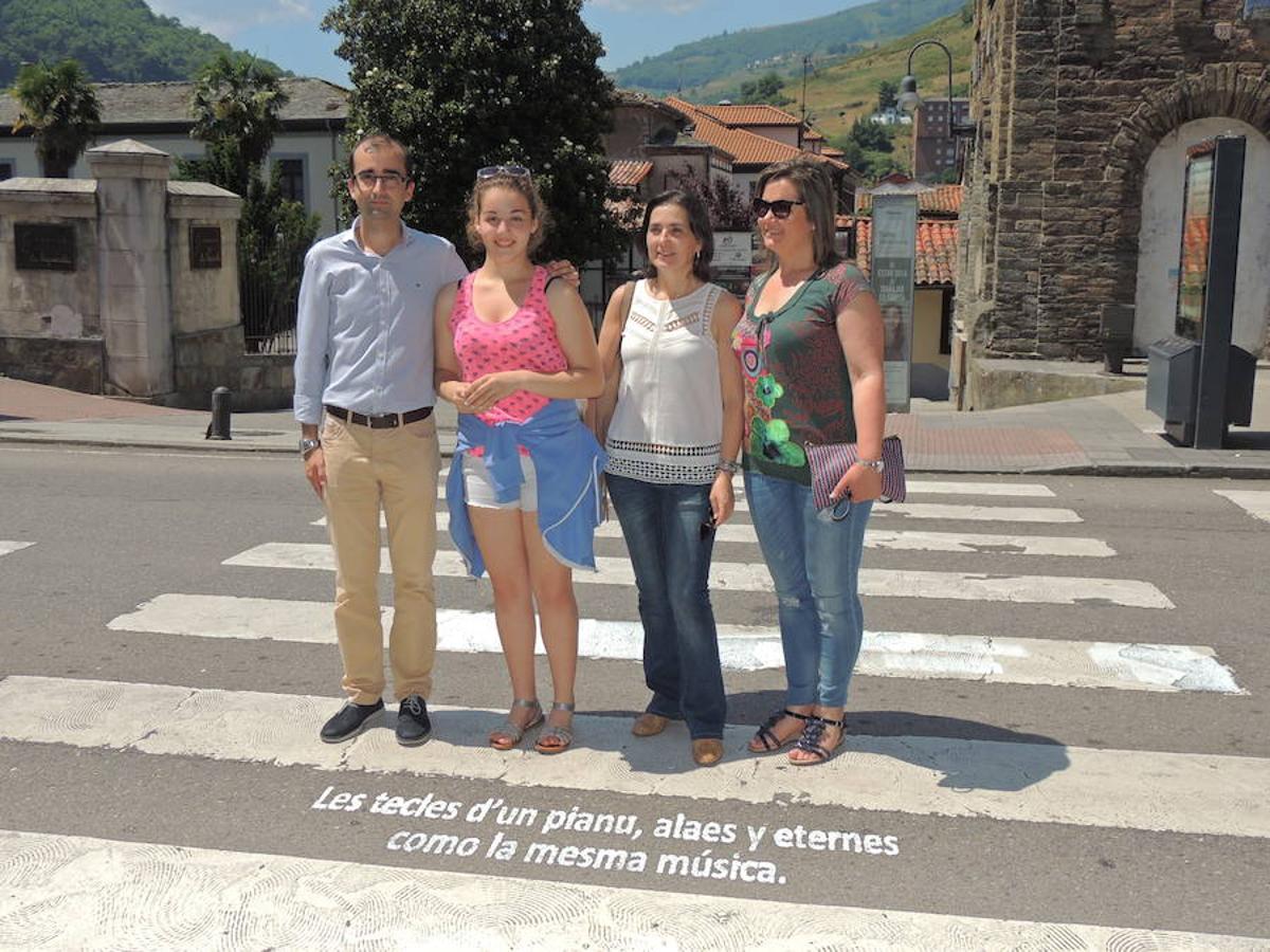 Frases en asturiano en las calles de Cangas del Narcea