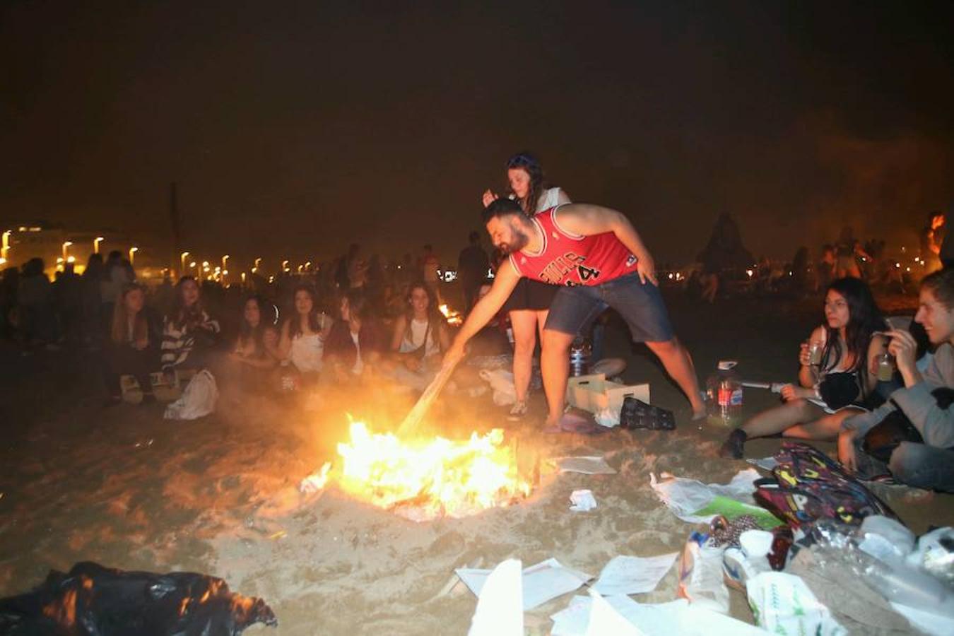 Gijón recibe con fuego al verano