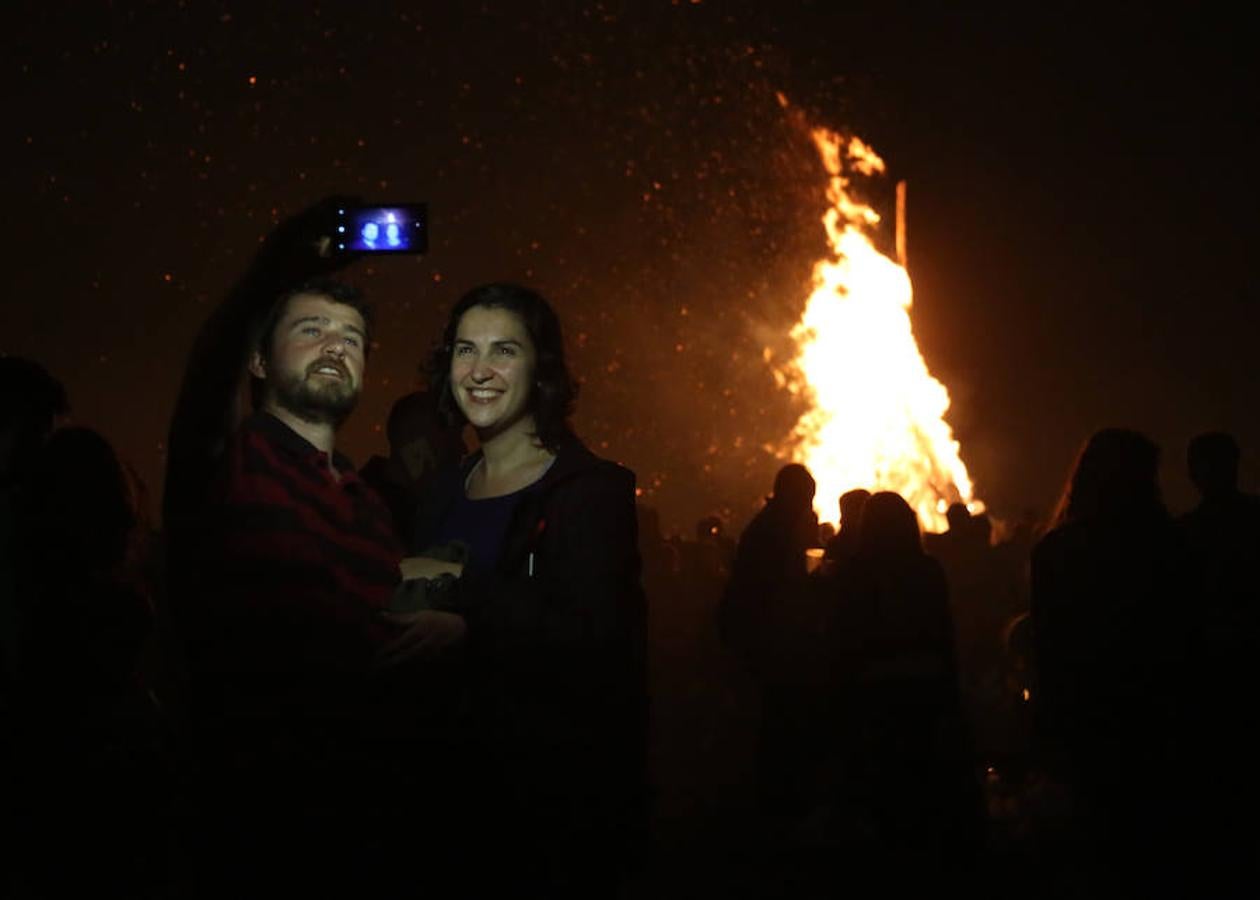 Gijón recibe con fuego al verano