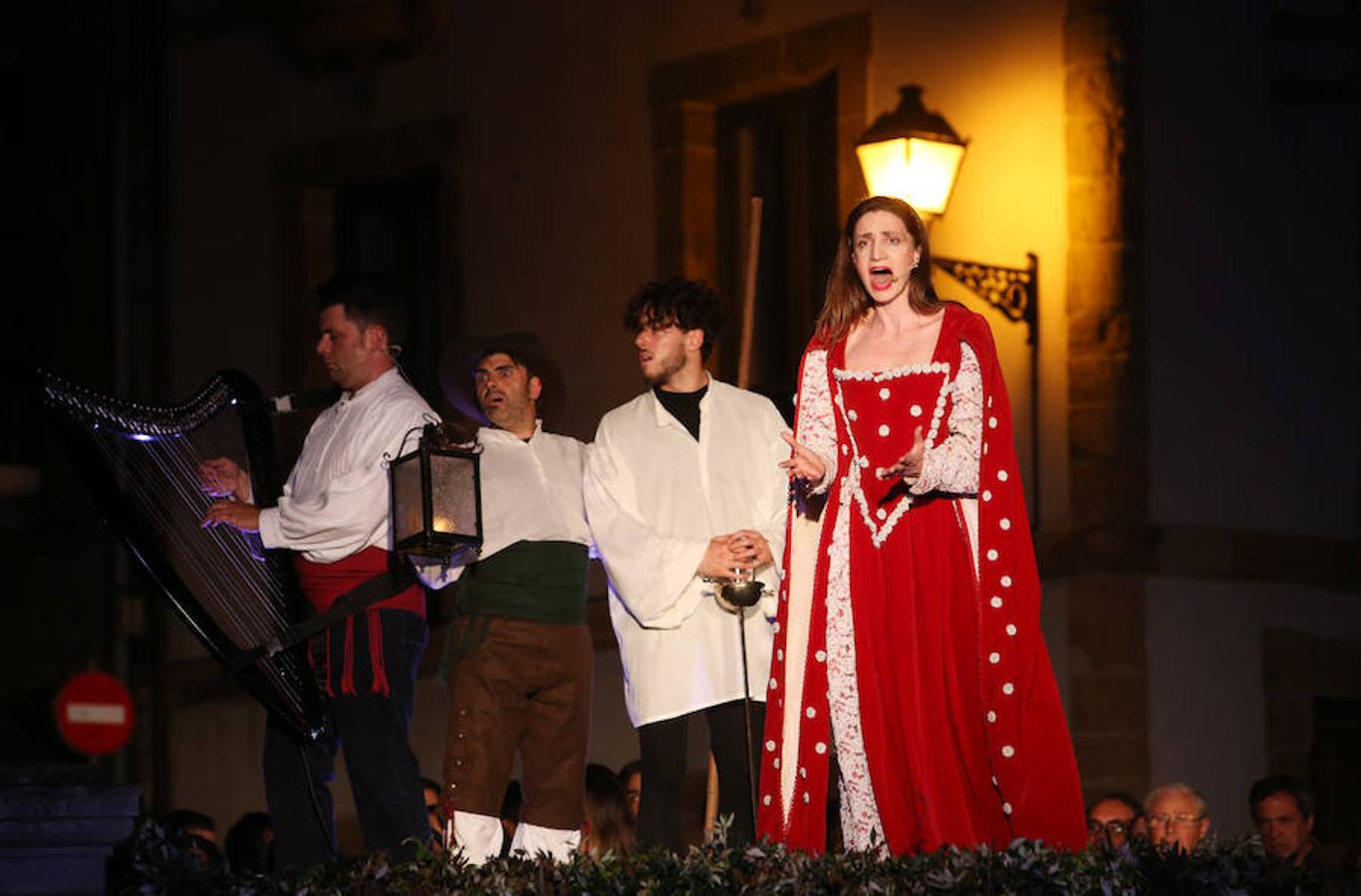 La lluvia no apaga la hoguera de San Juan en Oviedo