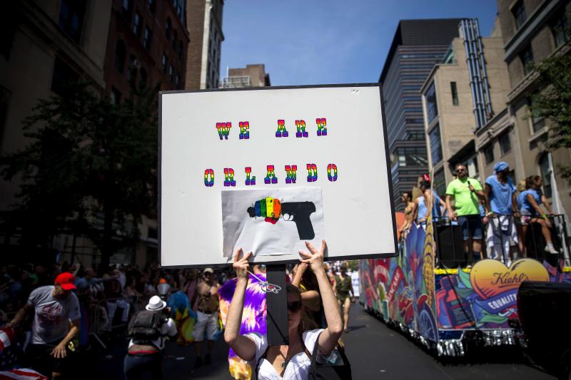 Las marchas del Orgullo colorean las calles