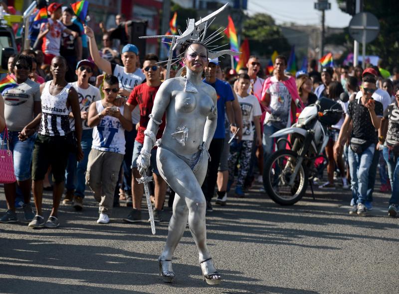 Las marchas del Orgullo colorean las calles