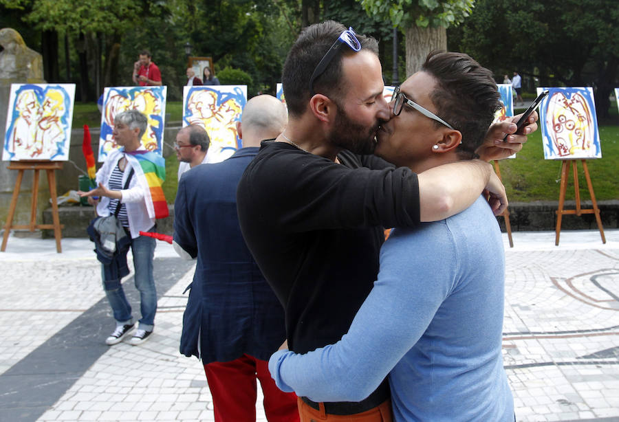 El &#039;orgullo&#039; se luce en Oviedo