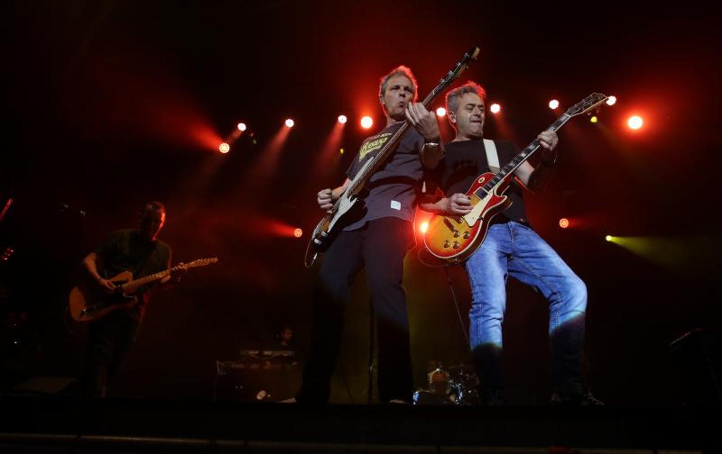 Los Hombres G hacen vibrar el festival Metrópoli de Gijón