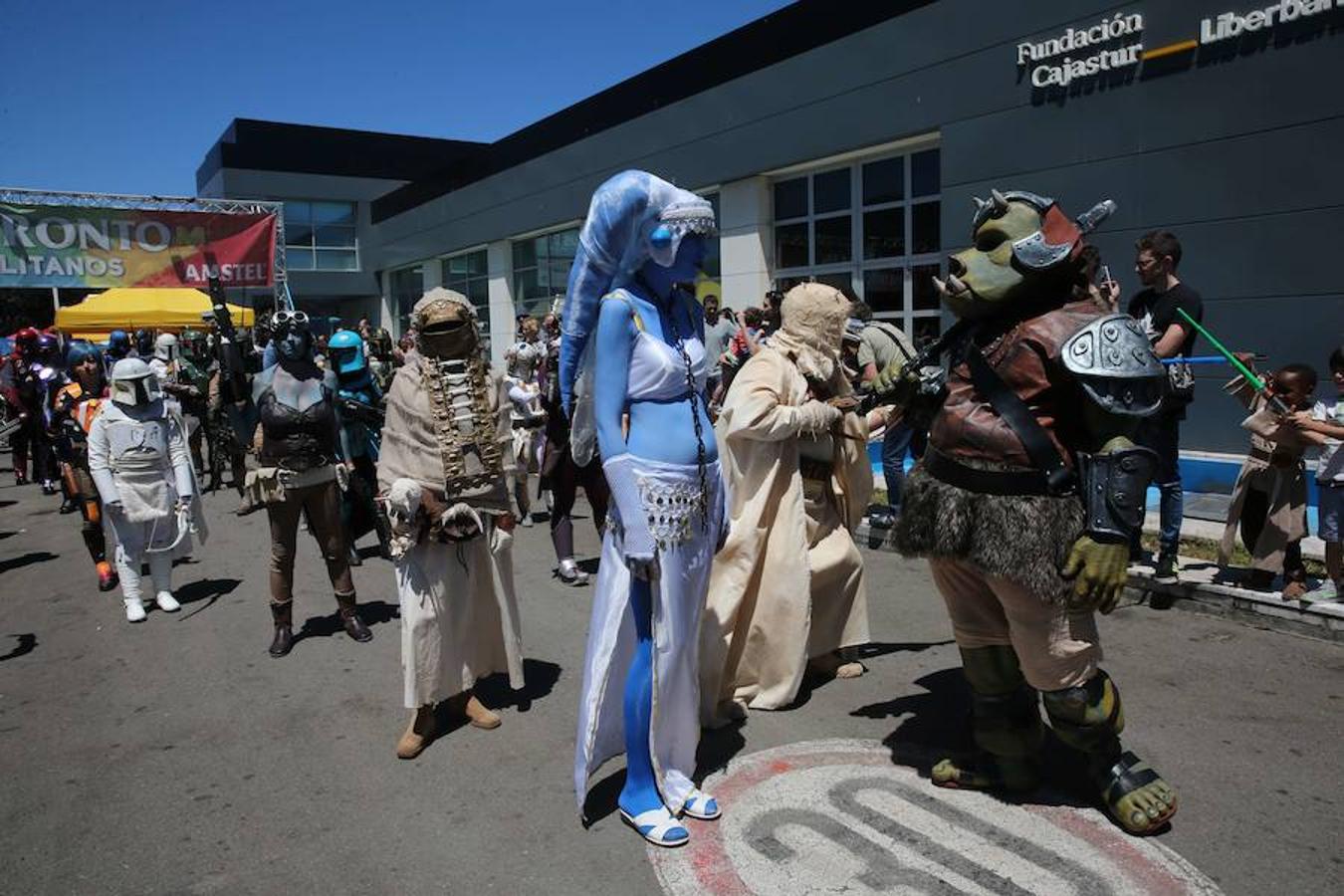 Metrópoli cierra sus puertas con un desfile de Star Wars