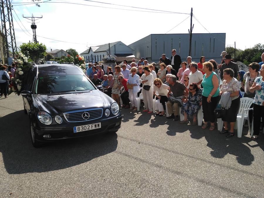 Multitudinario adiós al cura de Valdepares