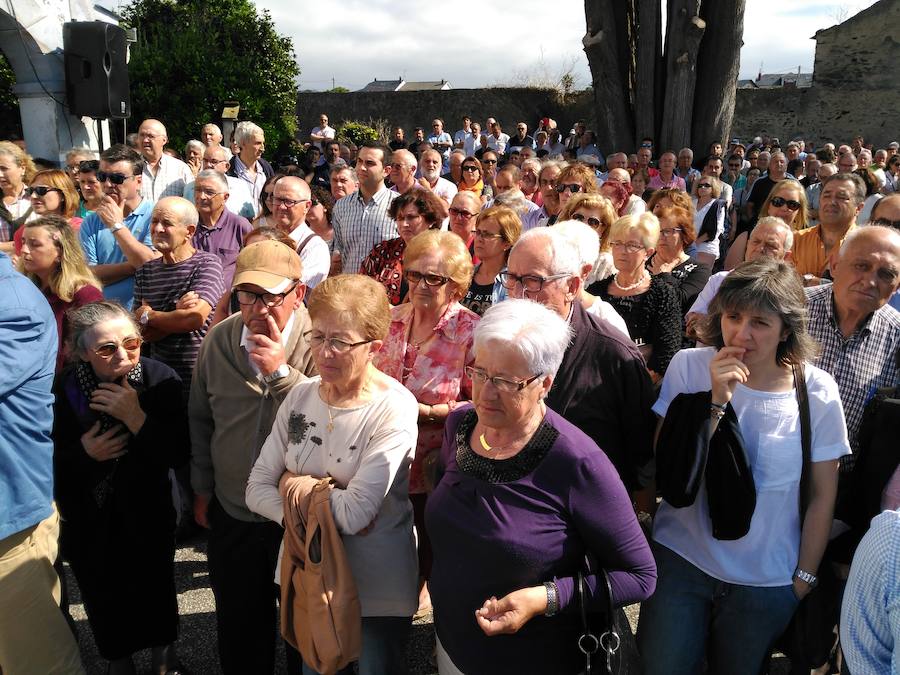 Multitudinario adiós al cura de Valdepares