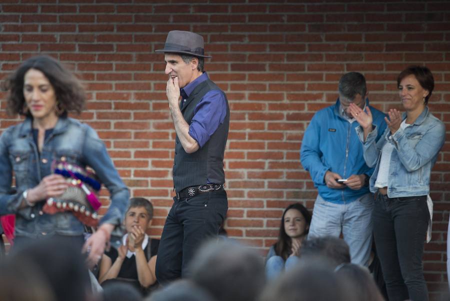 El Botánico se rinde a Mikel Erentxun