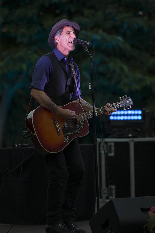 El Botánico se rinde a Mikel Erentxun