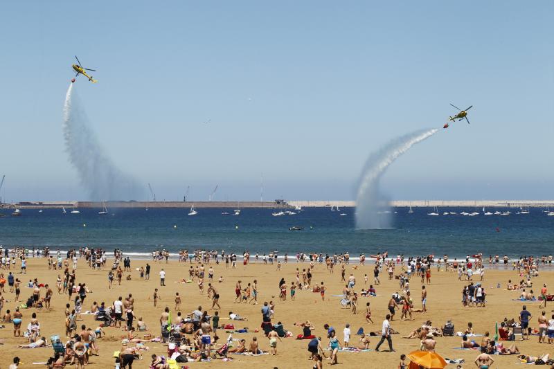 El Festival Aéreo ruge en el cielo de Gijón