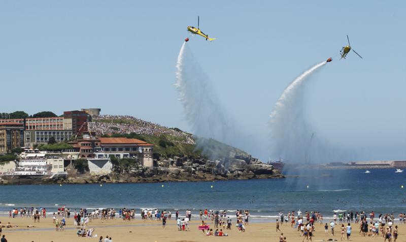 El Festival Aéreo ruge en el cielo de Gijón
