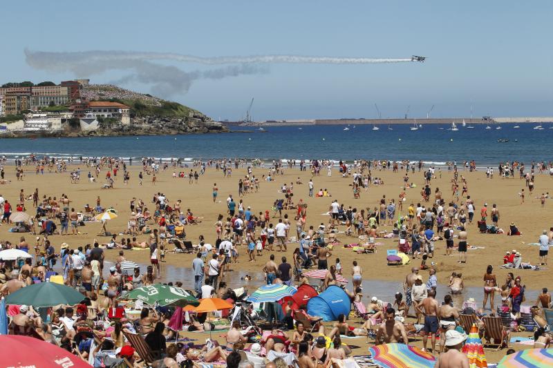 El Festival Aéreo ruge en el cielo de Gijón
