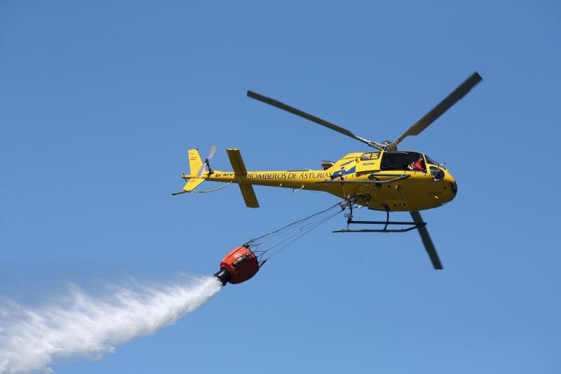 El Festival Aéreo ruge en el cielo de Gijón