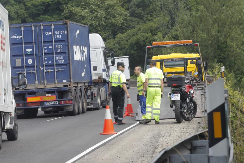 Un herido en un accidente en la ronda de Oviedo