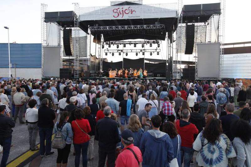 Concierto de Cuba Sound Project en Poniente