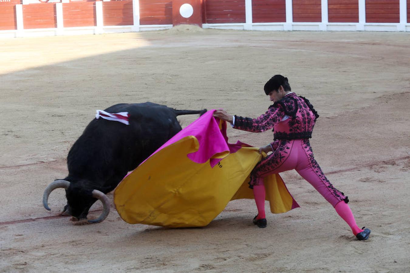 &#039;El Juli&#039; y Perera salen por la puerta grande de El Bibio