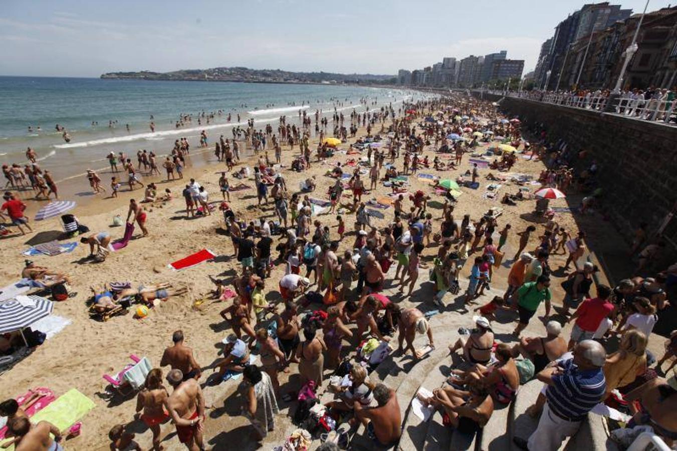 Una emocionante Danza Prima y el Restallón dicen adiós a la &#039;Semanona&#039;