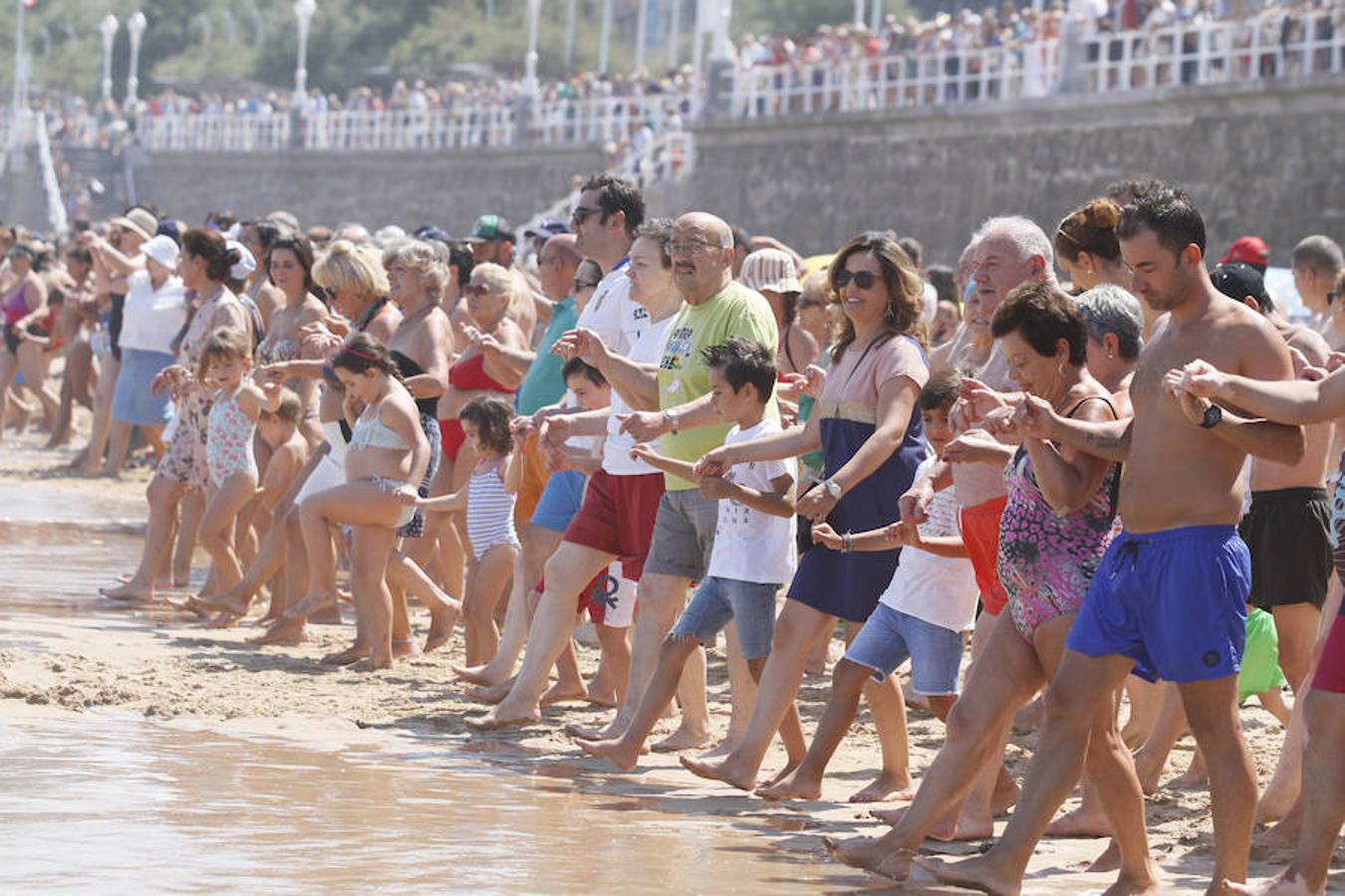 Una emocionante Danza Prima y el Restallón dicen adiós a la &#039;Semanona&#039;