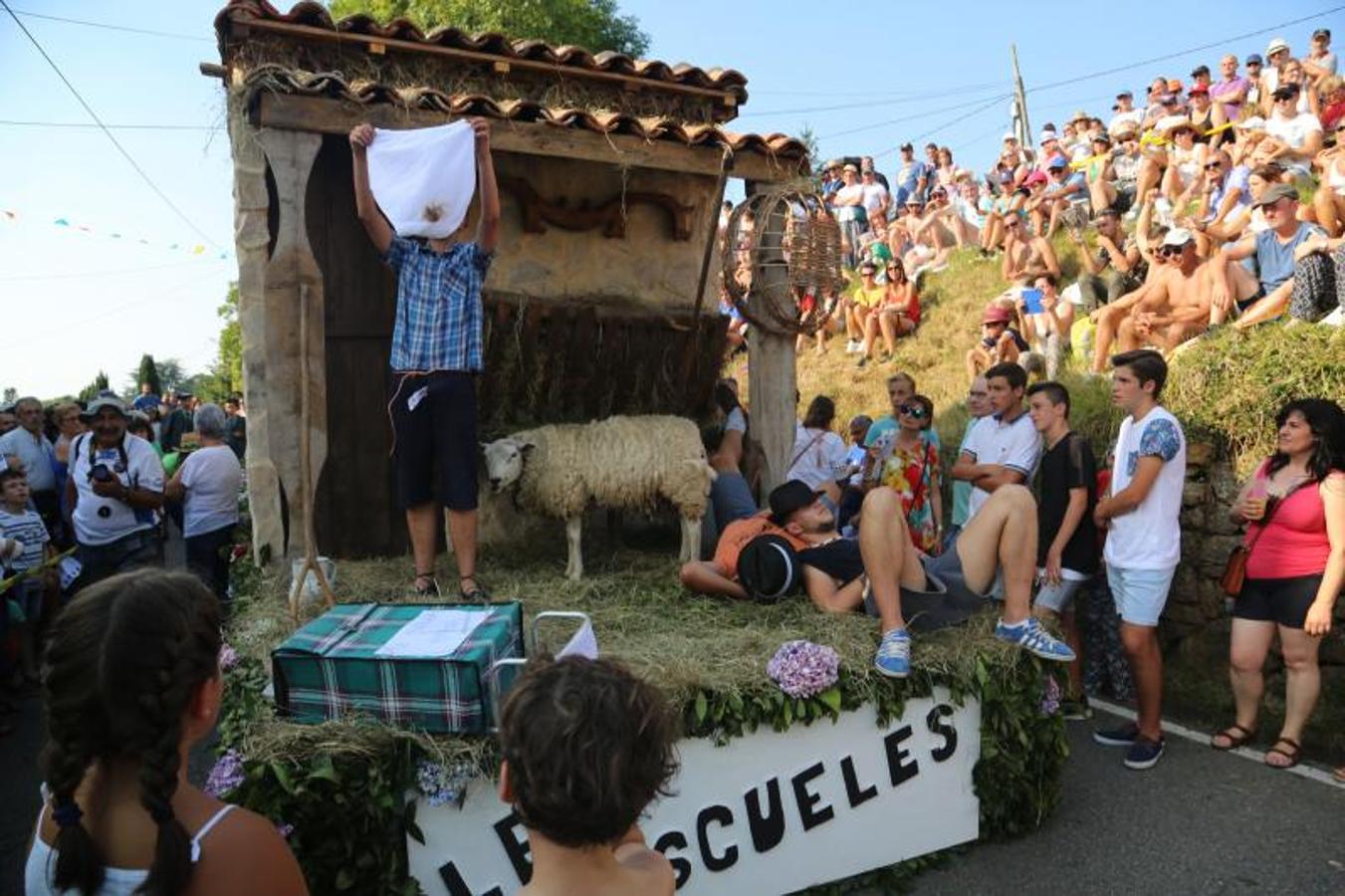 Valdesoto sale a la calle en carroza