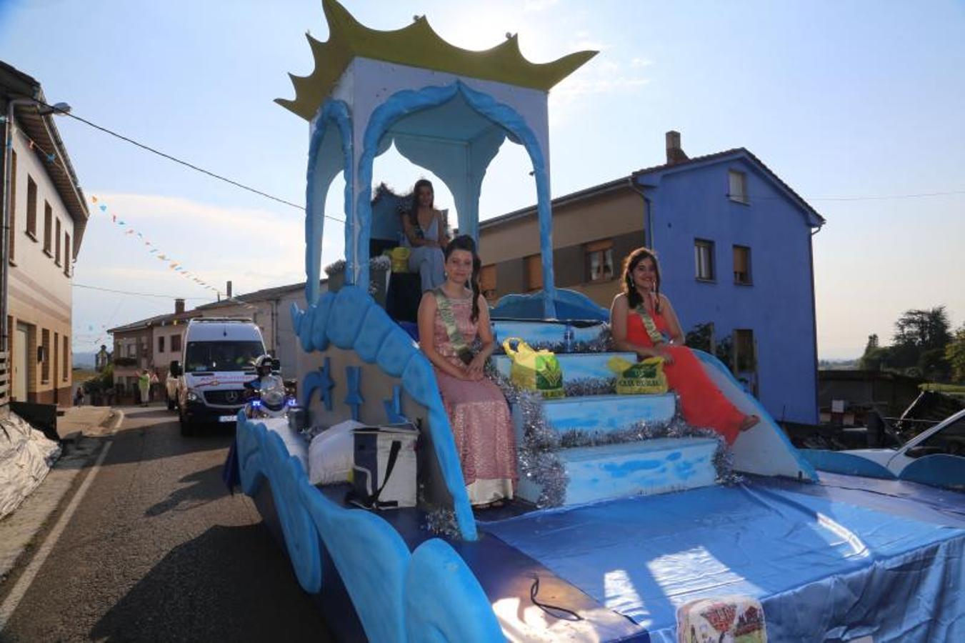 Valdesoto sale a la calle en carroza