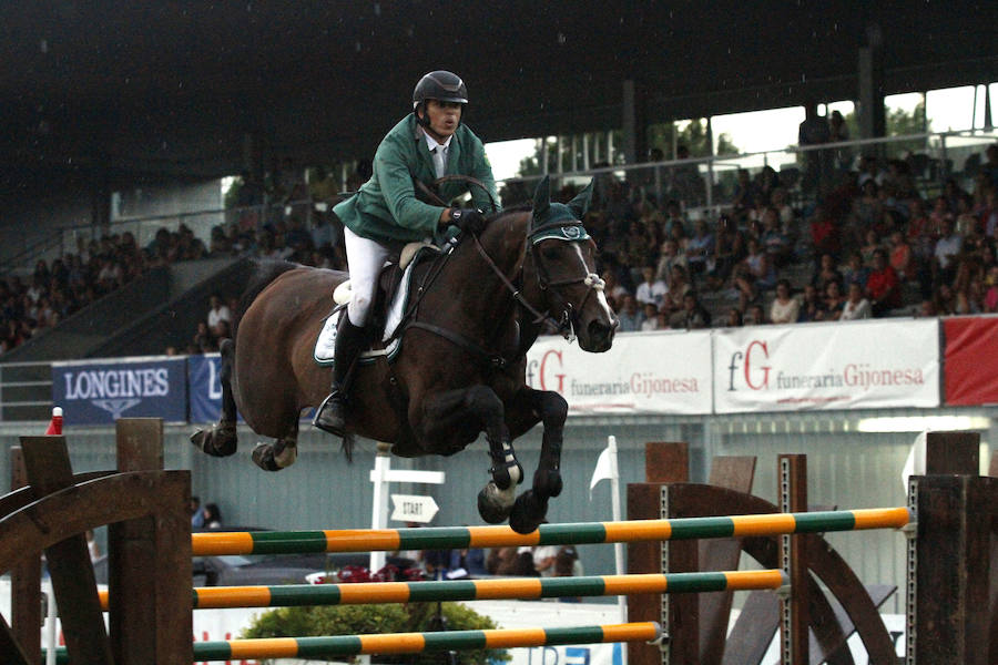 Comienza el Concurso Internacional de Saltos de Gijón