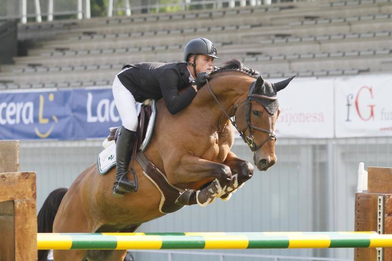 Comienza el Concurso Internacional de Saltos de Gijón