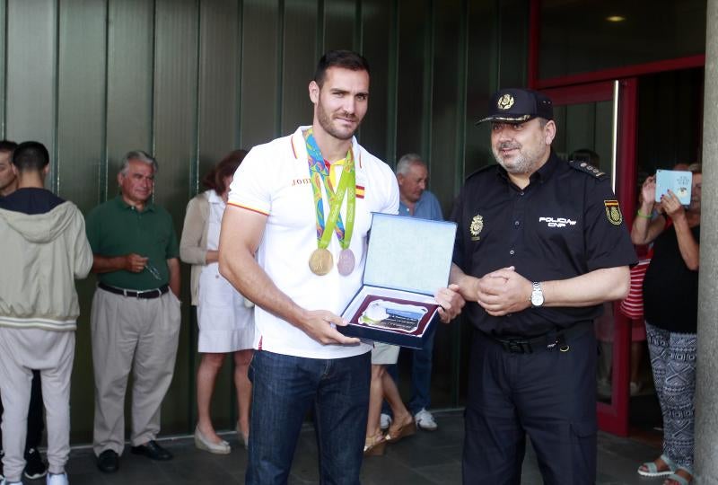 Homenaje a Craviotto y Hernanz en la Comisaría de Gijón