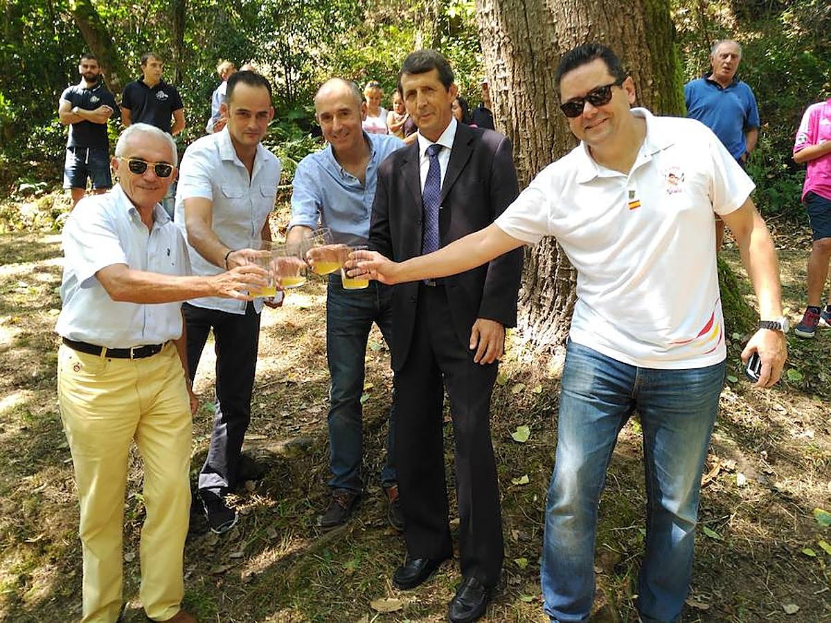 Los periodistas Tomás Roncero y Paco García Caridad, galardonados en Vegadeo