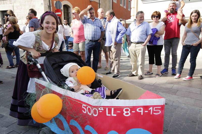 El desfille del Bollu abarrota Llanes