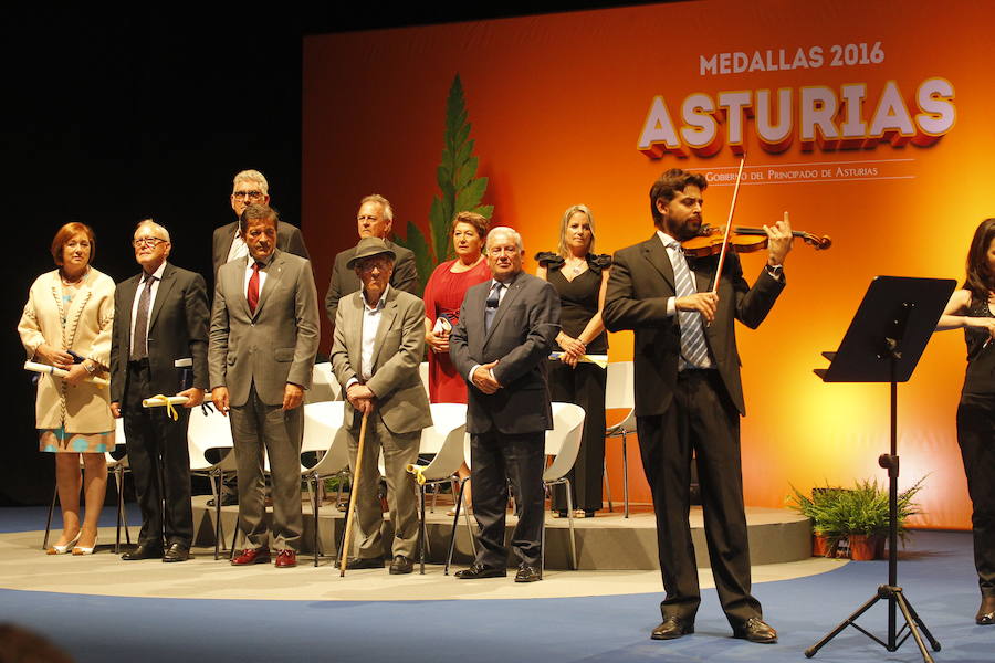 Las Medallas de Asturias, ejemplos de la sociedad