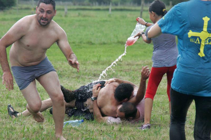 El vino, fiesta en Llamigo
