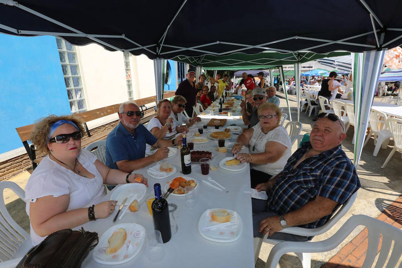 Comida en la calle de las fiestas de Corvera