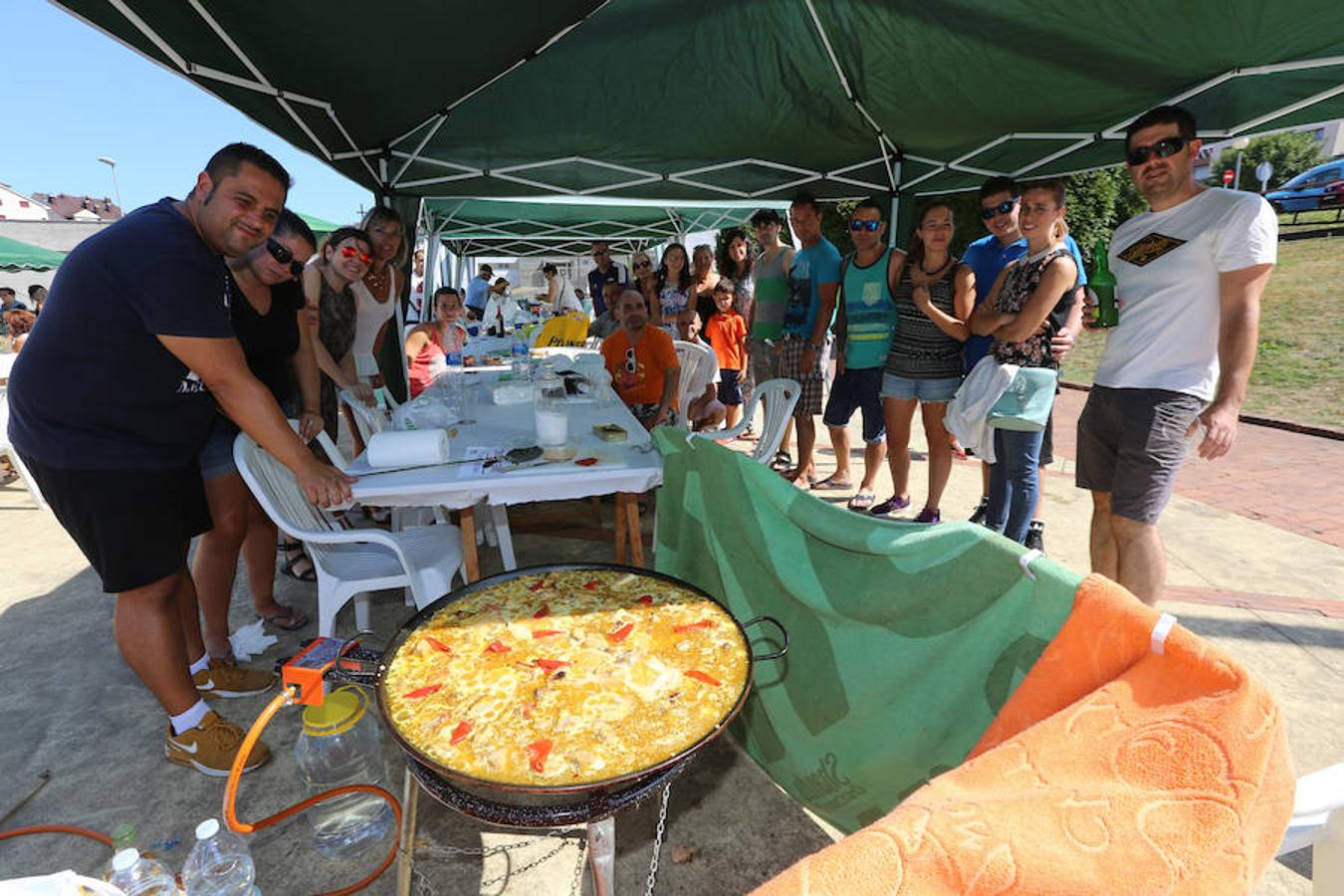 Comida en la calle de las fiestas de Corvera