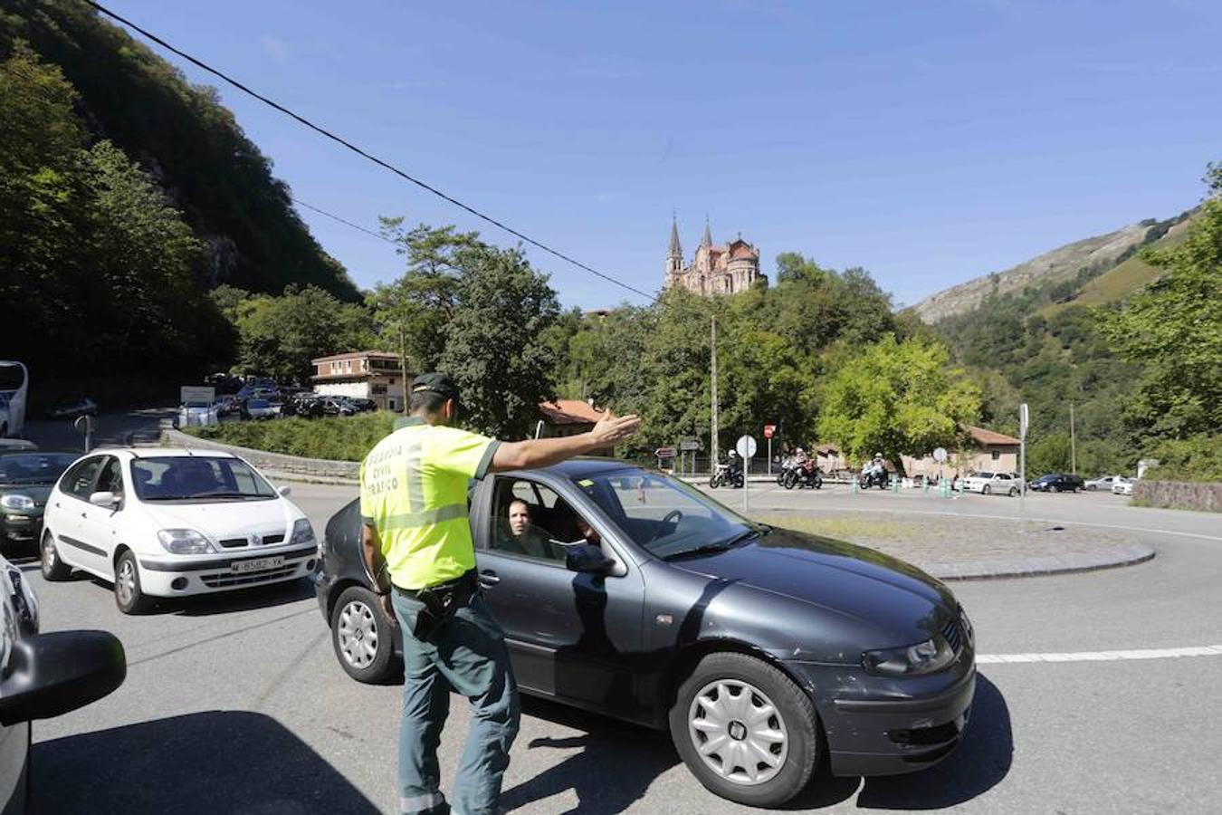 Cortes de tráfico en los Lagos de Covadonga