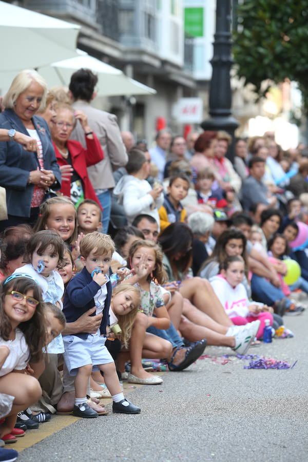 ¿Estuviste en el desfile del Día de América en Asturias? ¡Búscate!