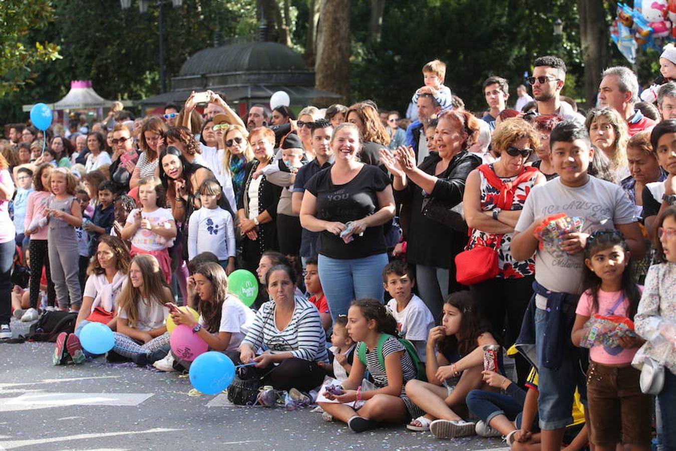 ¿Estuviste en el desfile del Día de América en Asturias? ¡Búscate!