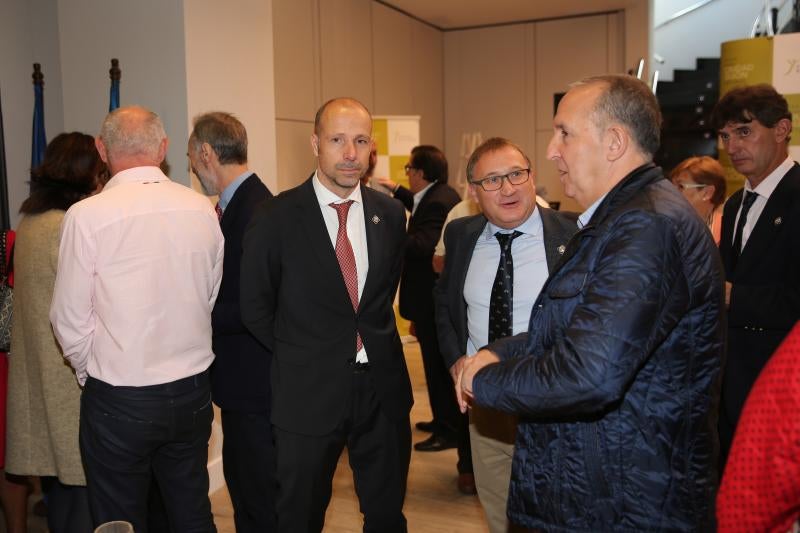 El Santa Olaya distingue a sus veteranos