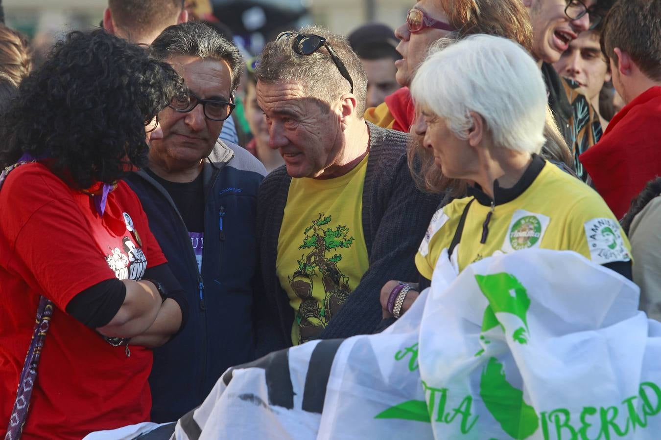 Protestas a la entrada de los Premios Princesa de Asturias