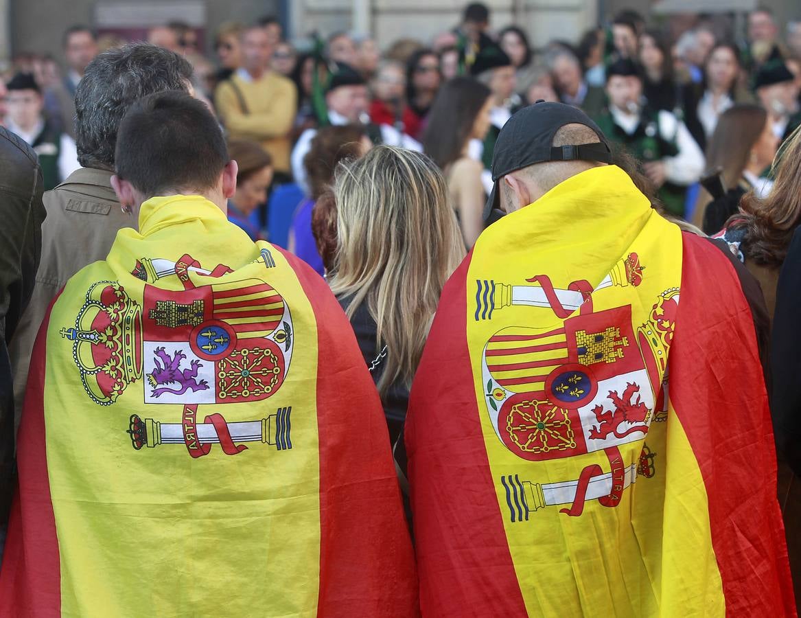 Protestas a la entrada de los Premios Princesa de Asturias