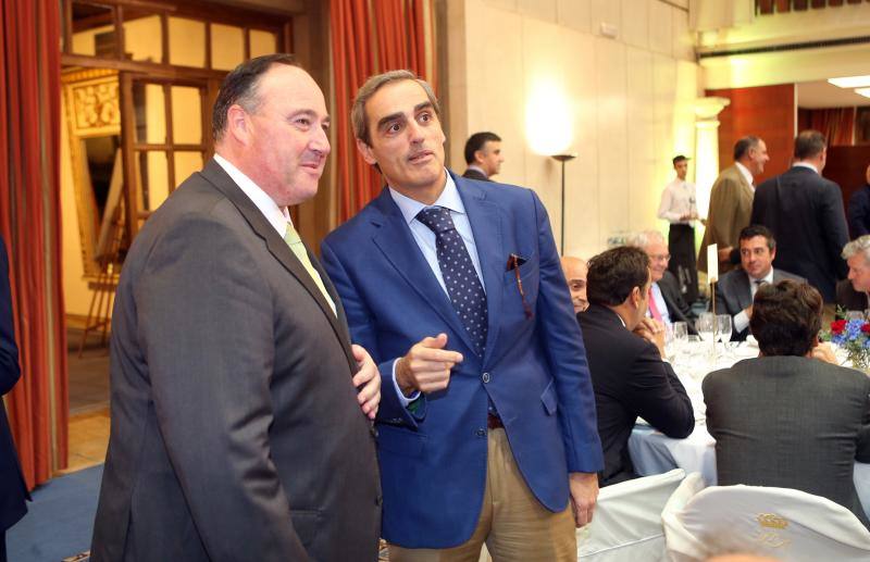 El grupo El Roxu, premio Asturmanager