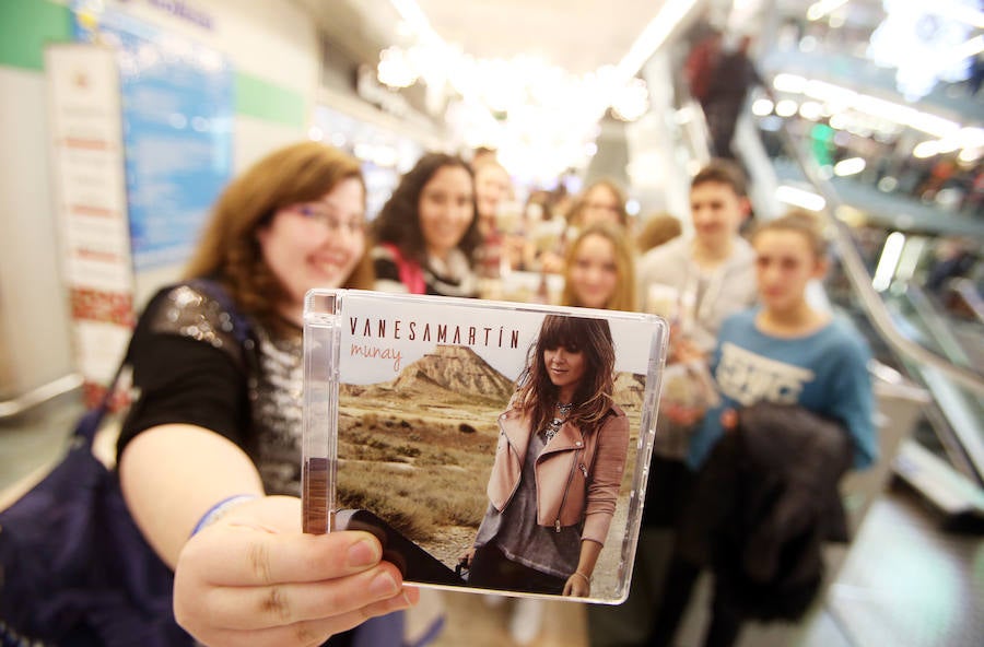 Oviedo se rinde a Vanesa Martín