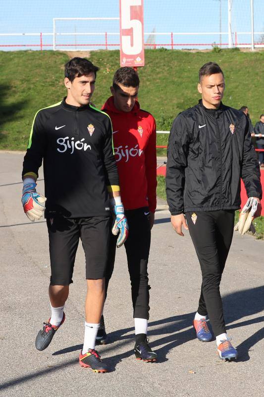 Entrenamiento a puerta cerrada del Sporting